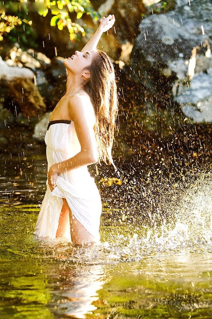 Marie Avgeropoulos in Zaporozhye