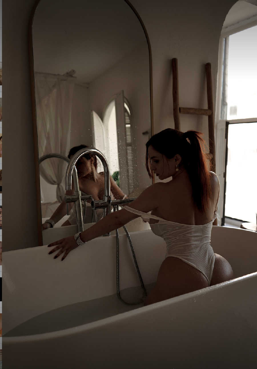 A playful frame from Miranda Faith nude — online in Zaporozhye