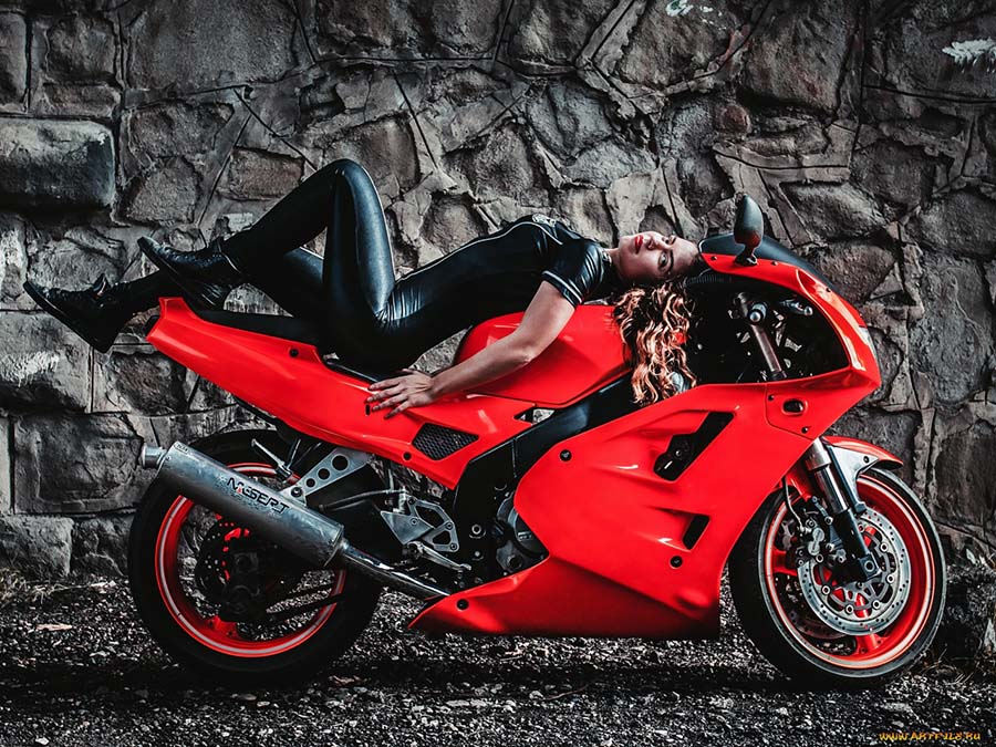 Beautiful girl Beautiful girls and motorcycles in Zaporozhye