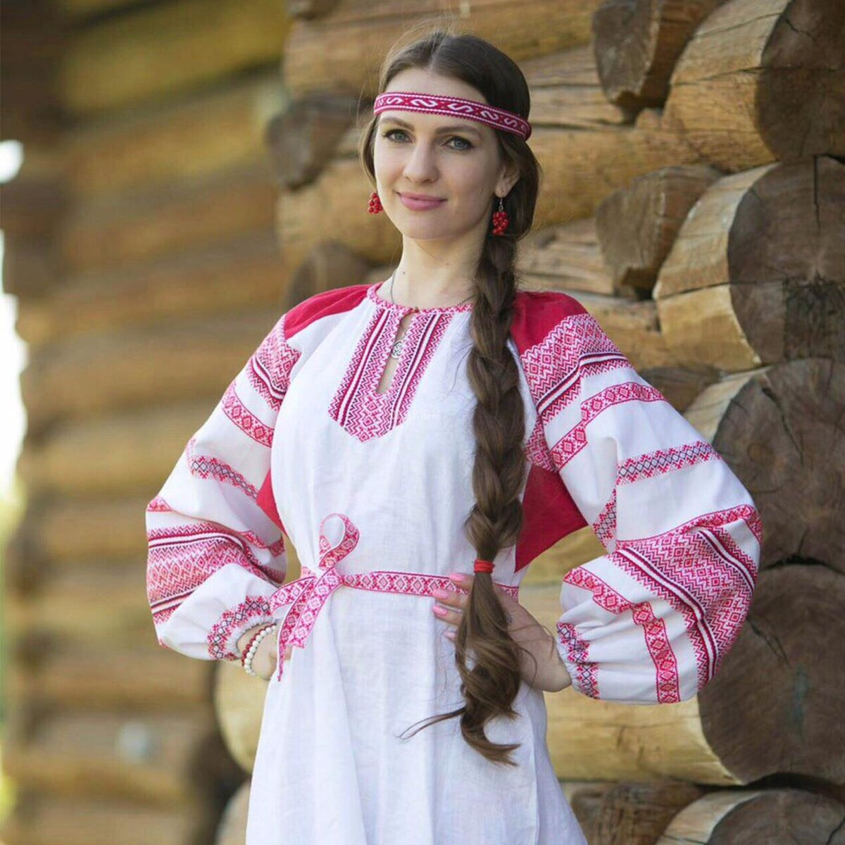Girls in Slavic costumes in Zaporozhye