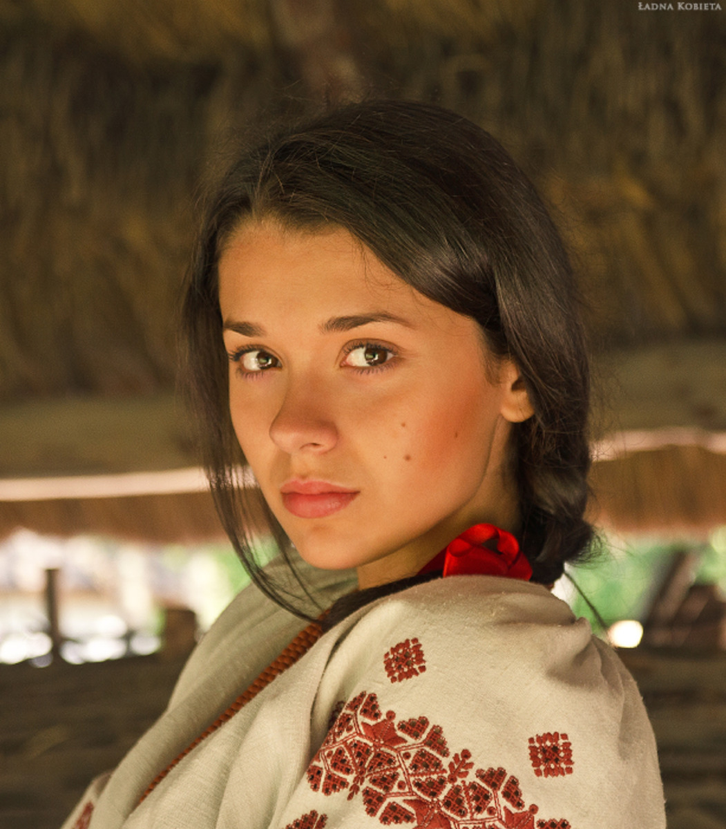 Girls in Slavic costumes in Zaporozhye